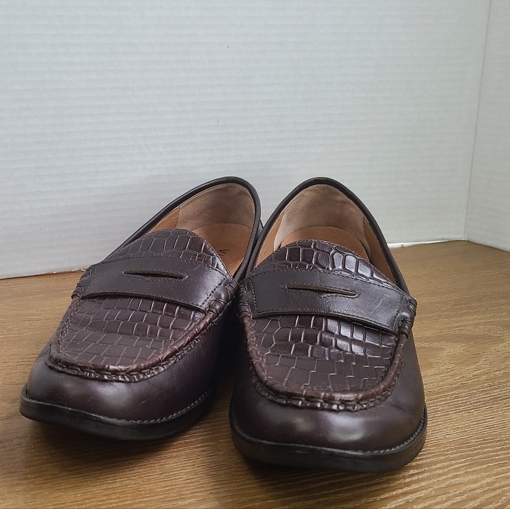Vionic Men's Classic Slip-on Loafers, Size: 10 Color: Brown